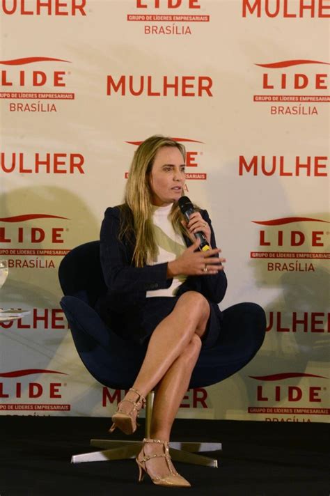 Celina Leão faz desabafo sobre mágoa e traição em encontro do Lide