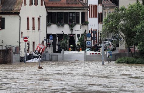 Bereits Vier Tote Bei Hochwasser In S Ddeutschland Deutschland Vol At