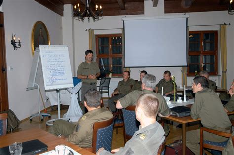 Bundesheer Aktuell Miliz Kommandanten Diskutieren Zukunft Ihrer