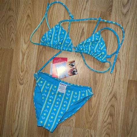 Early 2000s Y2K Roxy Bikini Set Top Size Depop