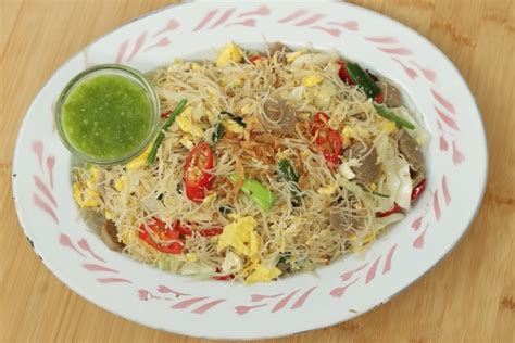 MAKNYUS Resep Bihun Goreng Paling Lezat Untuk Menu Harian Buatnya