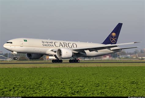 HZ AK73 Saudi Arabian Airlines Boeing 777 FFG Photo By Ronald Vermeulen