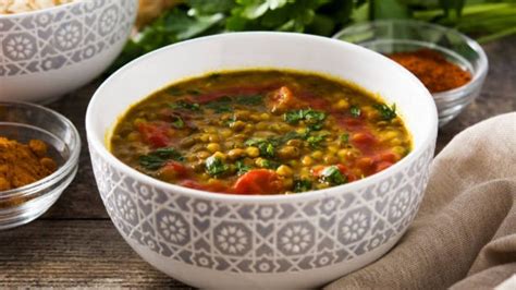 Sopa de lentilhas esta receita poderá desfrutar de um jantar