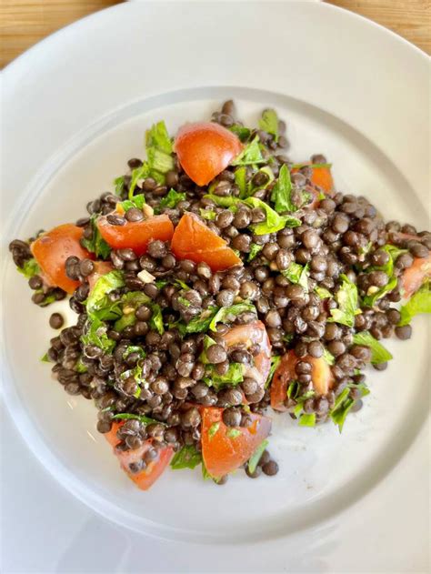 Salade De Lentilles Noires Fa On Bruschetta Sign Gourmand