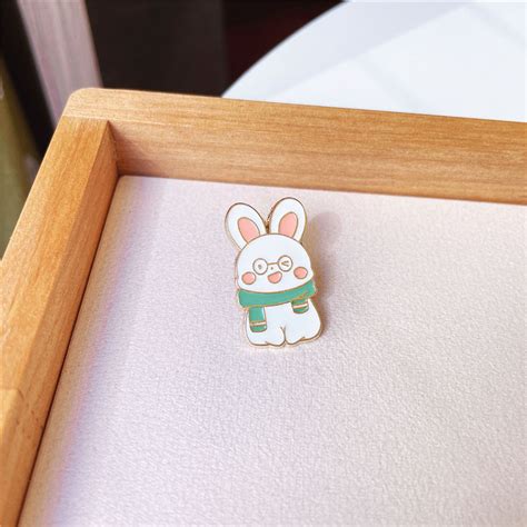 Personalized Cute Rabbit Enamel Pin Customfactory Wholesale Cute