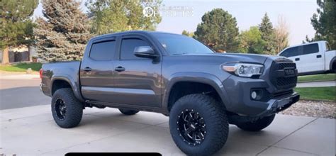 2017 Toyota Tacoma Wheel Offset Aggressive 1 Outside Fender Suspension Lift 2 5 1832995