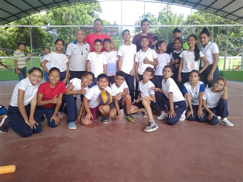 UEBN Luis Ortega de El Tirano gana la Copa Navideña de Voleibol Escolar