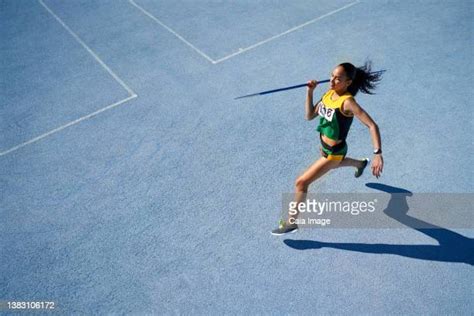 Female Javelin Thrower Stock Fotos Und Bilder Getty Images