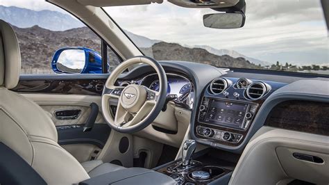 Bentley Bentayga Interior Titel Sequin Blue 34 Motorblock