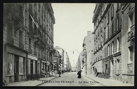 Levallois Perret La Rue Vallier Carte Postale Ancienne Et Vue D