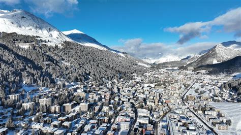 Davos Deshuesado El Cohete A La Luna