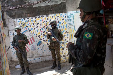 Una Turista Espa Ola Muere Por Disparos De La Polic A En Una Favela De