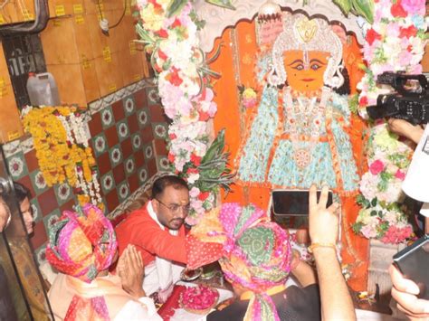 Doctor Will Visit Hanuman Ji At Dandraua Dham Stone Plaque Will Be