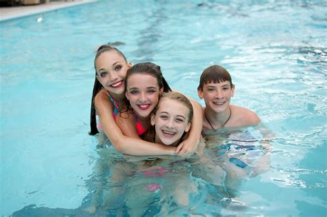 Maddie Ziegler Relaxed At The Pool Before Nationals 2014 Dance Moms