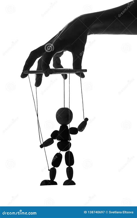 Boneco Controlado Por Corda - Silhuette Da Boneca Em Cordas Mão Fêmea Que Manipula Um Fantoche Imagem ...