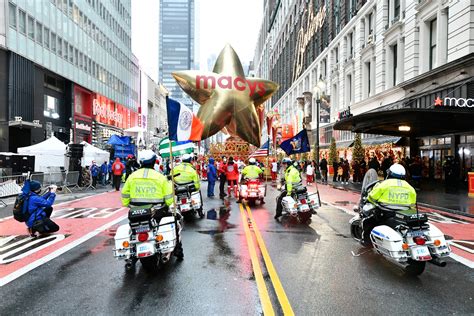 Off Duty First Responder Saves Kid On Parade Float