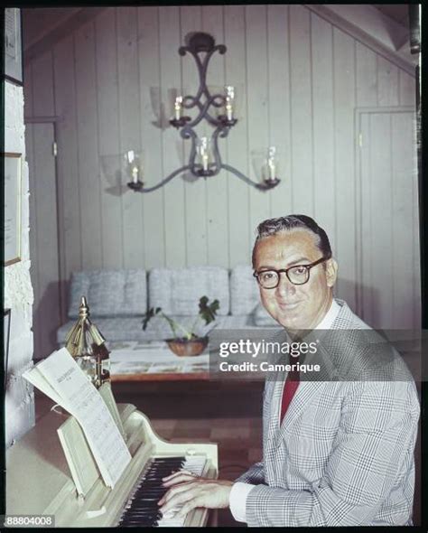 Steve Allen Comedian Photos And Premium High Res Pictures Getty Images