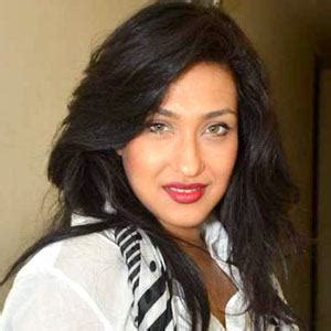 Rituparna Sengupta - Age, Family, Bio | Famous Birthdays