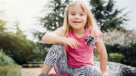 Une Petite Fille Refus E Par Un Club De Vacances Cause De Son