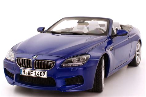 Bmw M Cabrio F San Marino Blau Met Werbemodell Bmw Group