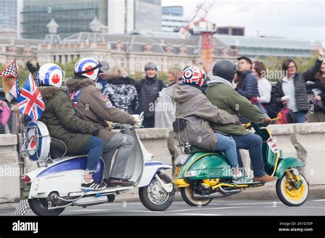 Londres Royaume Uni Septembre Les Mods Sur Les Cyclomoteurs