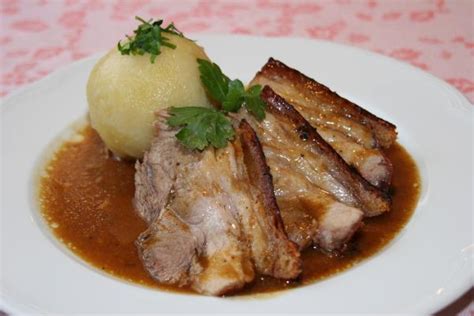 Saftiger Schweinsbraten mit Waldviertler Knödel Contadino REGIONAL