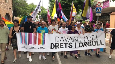 El municipio valenciano de Nàquera marcha en defensa del Orgullo tras