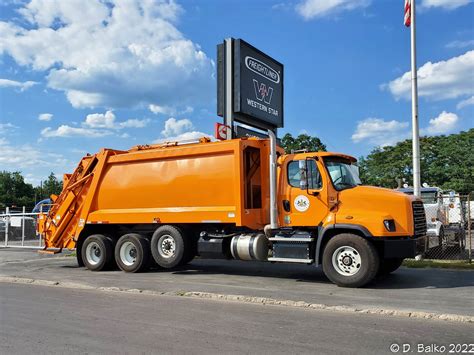 Freightliner 114sd Rear Load Refuse Truck Trucks Buses And Trains By