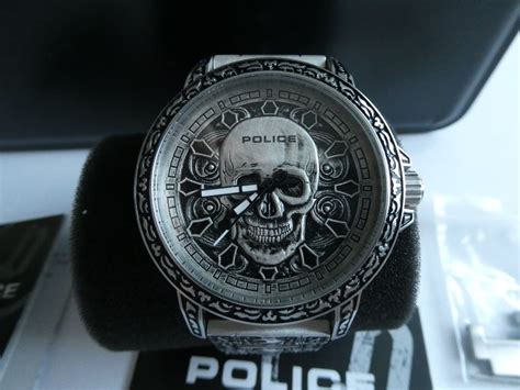 Police Armbanduhr Skull Totenkopf Uhr PL15530SKS Set1 Kaufen Auf Ricardo