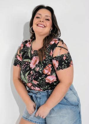 Blusa Floral Preta Ombros Vazados Plus Size Soulojista