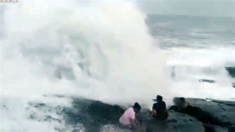 El Instante En Que Un Turista Es Devorado Por El Mar Y Muere Ahogado