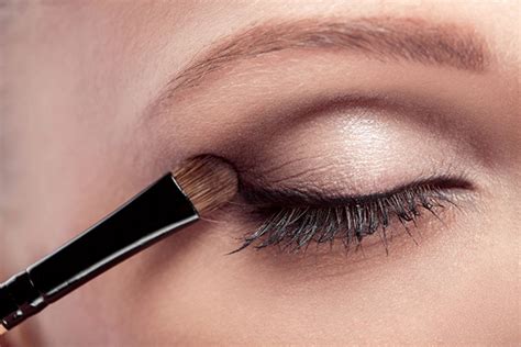 How To Nail The Perfect Nude Makeup Look In 7 Easy Steps