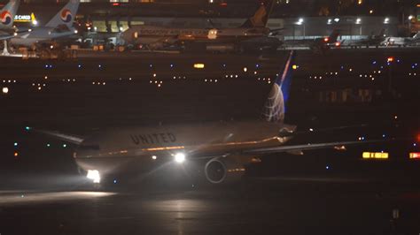 HD United Airlines 777 200 Night Takeoff Los Angeles LAX YouTube