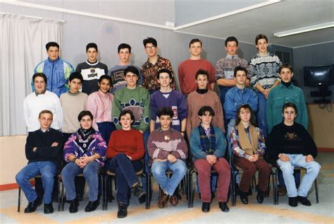 Photo de classe 1 ere bep 92 93 de 1992 Lycée Professionnel Hôtelier