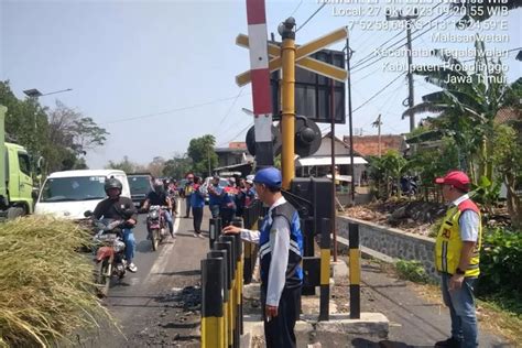 Tips Nyaman Di Jalur Macet Lumajang Probolinggo Perbaikan Perlintasan