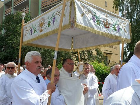 Procesja Bo Ego Cia A W Parafii W Micha A Archanio A Bia A Podlaska