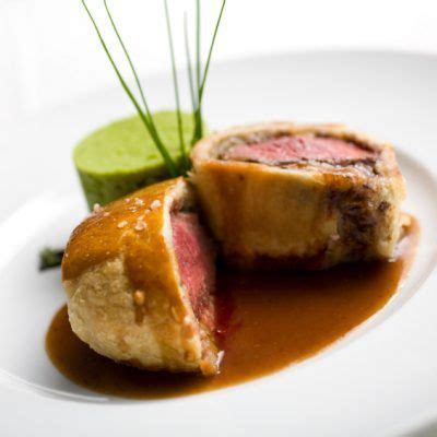 Individual Beef Wellingtons With Red Wine Sauce Recipe Wellington