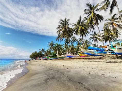 Pantai Senggigi, Inilah Pesona Keindahan Lombok Barat