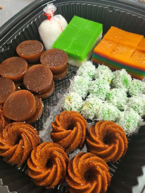 Kueh Kueh For All Occasions Food And Drinks Local Eats On Carousell