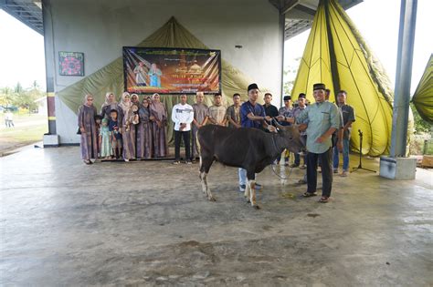 Danyonko Kopasgat Serahkan Hewan Qurban Kepada Panitia Qurban Di