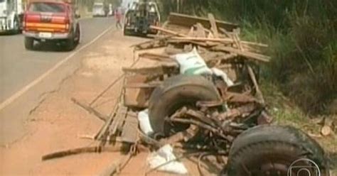 G1 Acidente Deixa Três Mortos Em Alpinópolis Sul De Minas Gerais Notícias Em Minas Gerais