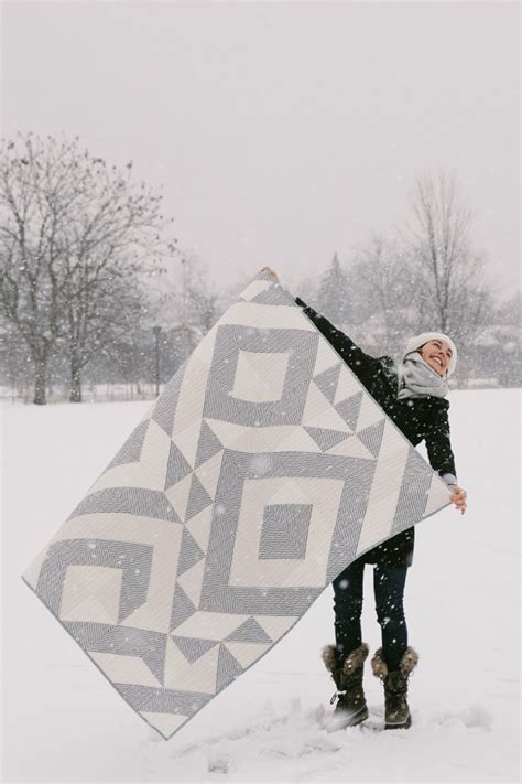 Make A Two Fabric Quilt With The Triangle Jitters Quilt Pattern Suzy