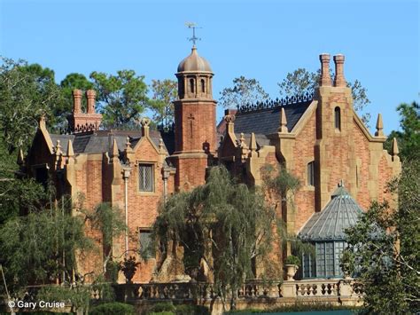 The Haunted Mansion at Walt Disney World holds lots of secrets -- here ...