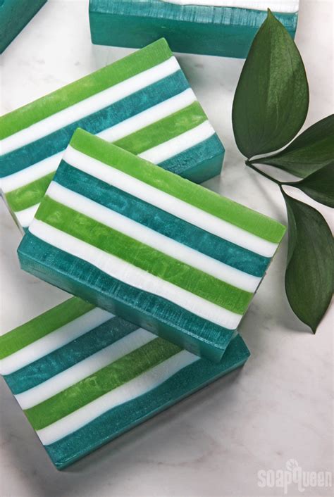 Seifenformen Lily And Rain Melt And Pour Soap Tutorial