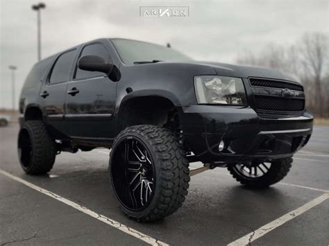 2007 Chevrolet Tahoe Wheel Offset Aggressive 1 Outside Fender