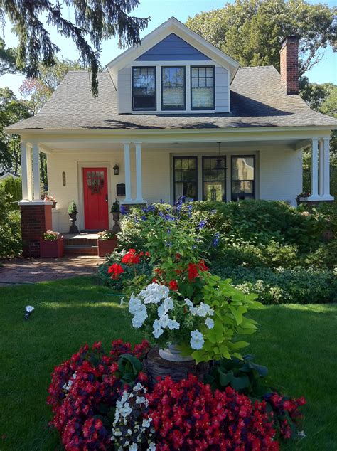 1920s Craftsman Bungalow Exterior Color Scheme Porch Benjamin Moore Edgecomb Gray All Trim