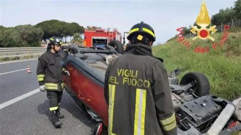 Falerna Incidente Sulla A2 Ferita Lievemente La Conducente Dell Auto