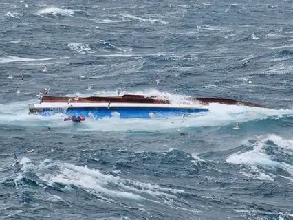 Un bateau de pêche chavire au large de Jeju 1 mort 2 disparus