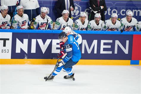 Anton Lundell 19 säkenöi MM kisoissa Oliwer Kaski kuuli