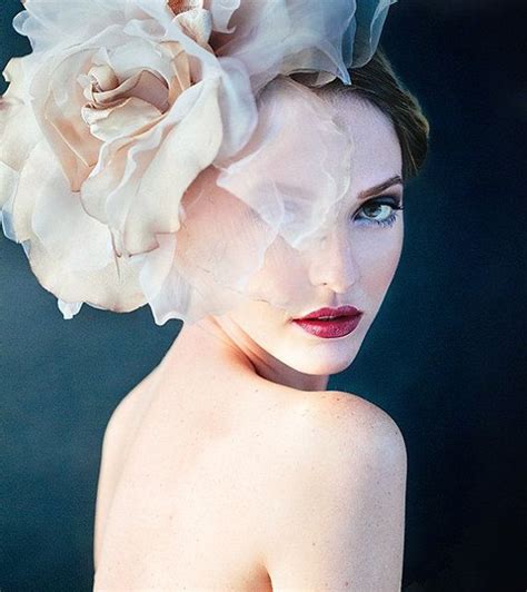 Pin By Heidi Alfonzo On Encajes Y Crinolinas Bridal Hair Pieces